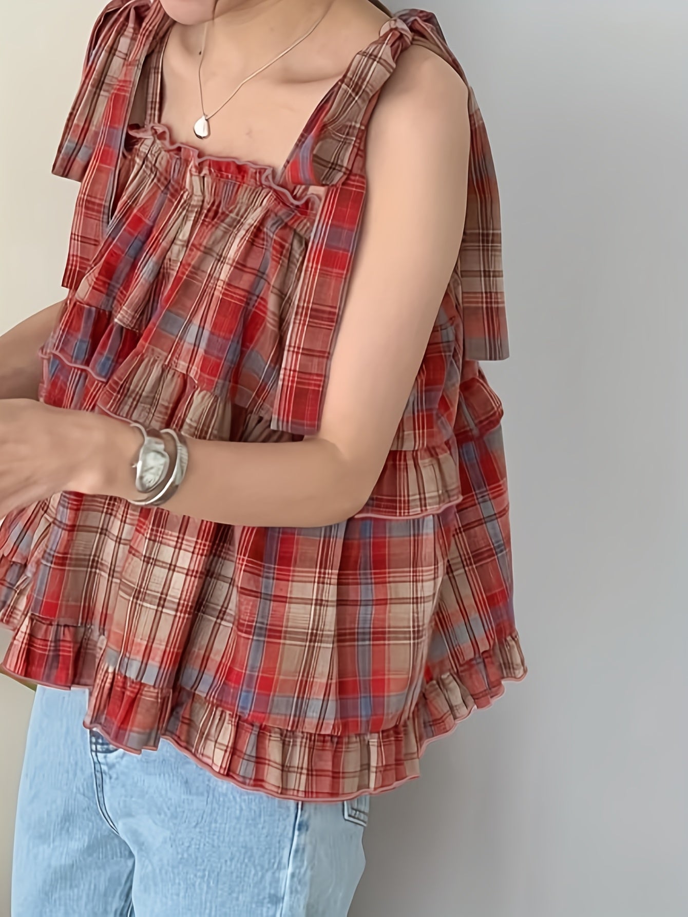 A Comfortable Checkered Top for The Spring And Summer Vibe.
