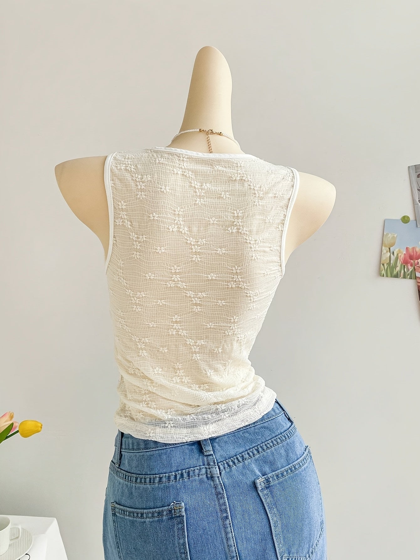 Women'S Stylish Textured Fabric Twisted Pleated Fitted Tank Top