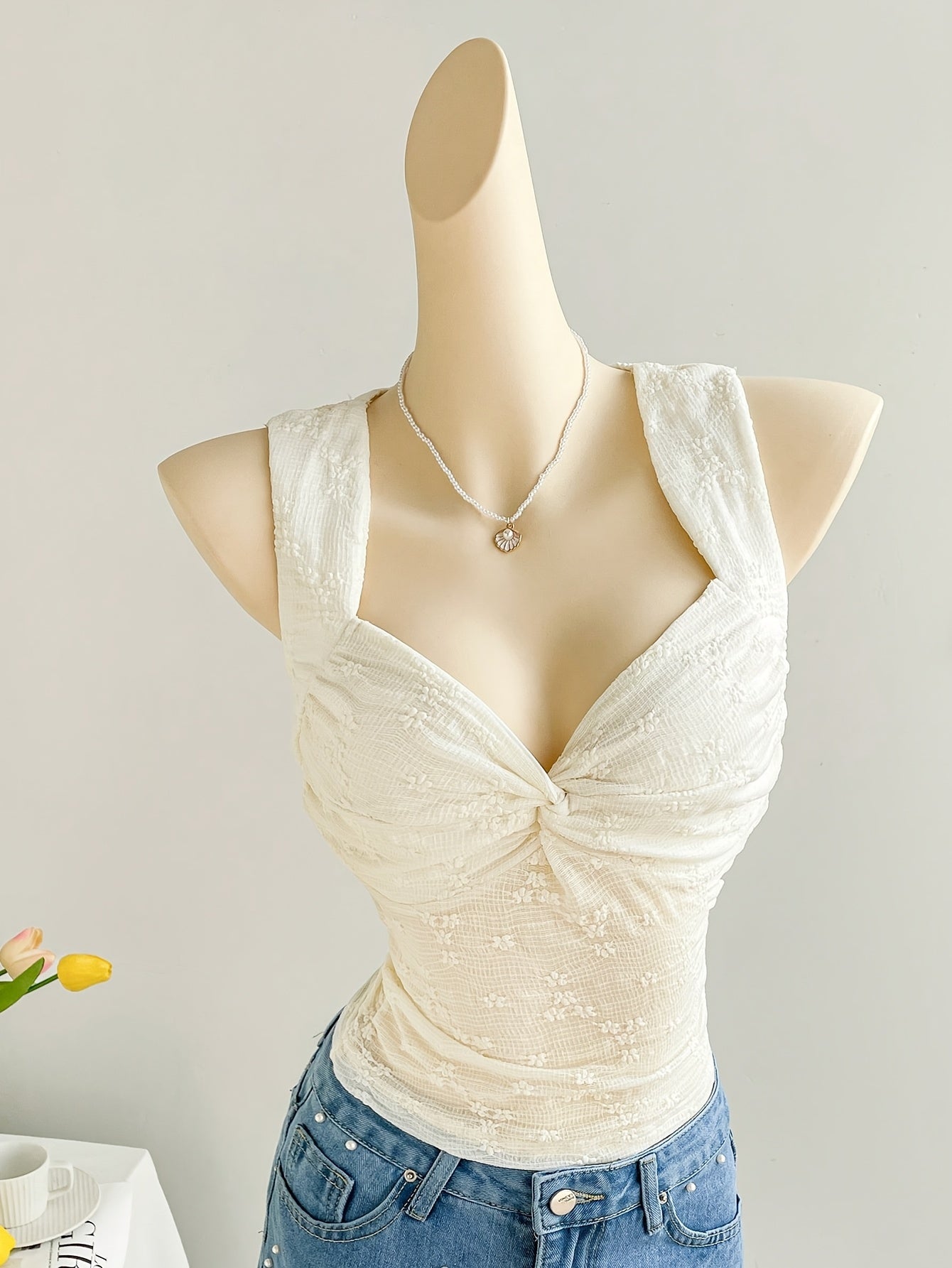 Women'S Stylish Textured Fabric Twisted Pleated Fitted Tank Top