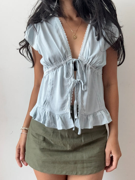 Women'S Casual Lace-Embellished V-Neck Top with Ruffle Hem - Light Blue, Short Sleeve, Summer Blouse with Front Tie Detail, Lace Trim, Non-Padded, Casual Summer Top|Ruffle Hem Top|Lace Trim Detail